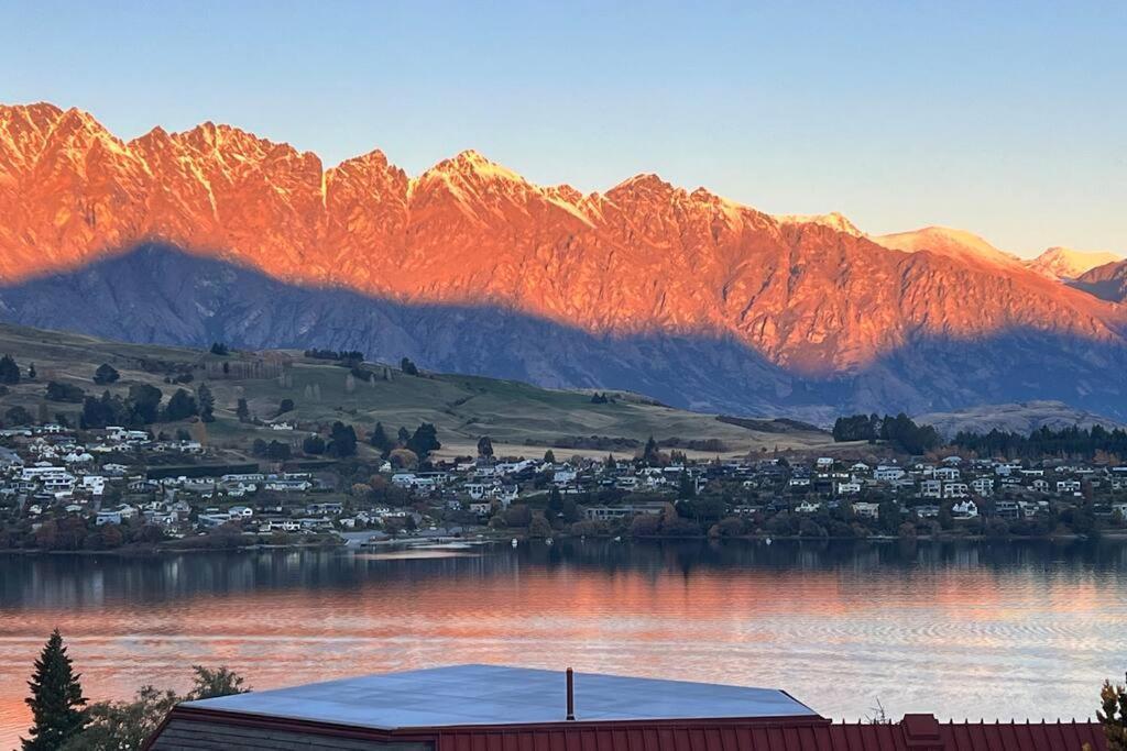 Lakeview Home Retreat At Queenstown Hill 外观 照片